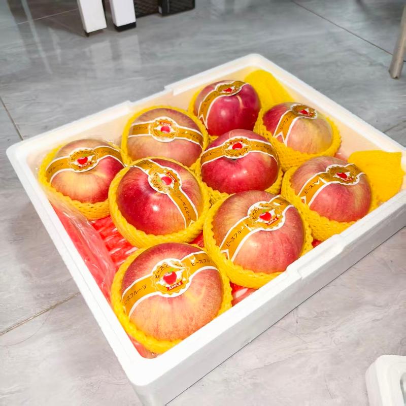 平安夜同事送的巨大苹果